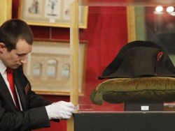 Topi Napoleon Dilelang Senilai Rp 26,8 Miliar