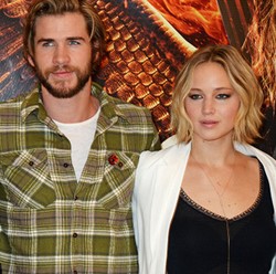 Yang Jennifer Lawrence Lakukan Sebelum Adegan Ciuman dengan Liam Hemsworth
