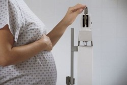 Agar Bentuk Badan Terjaga, Perlukah Ibu Hamil Diet Pasca Melahirkan?