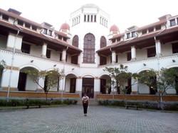 2 Hari di Semarang, dari Lawang Sewu Sampai Lumpia