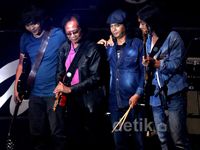 Nostalgia Bareng Musisi Lawas di 'Konser Jakarta Dekade'