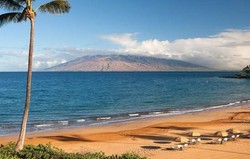 Ini 4 Pantai Liburan Si Seksi Kim Kardashian