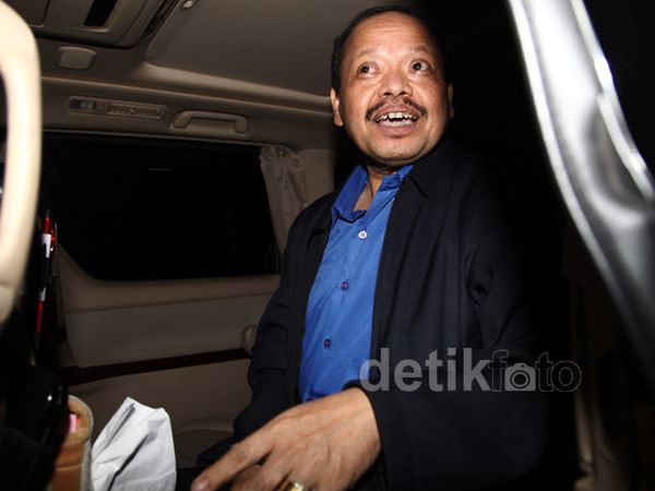 11 Jam Diperiksa KPK, Sutan Bhatoegana Tak Ditahan