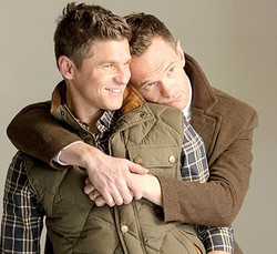 Foto: Kemesraan Neil Patrick Harris dan Suami Saat Pemotretan Iklan