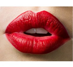 5 Warna Lipstik yang Wajib Dimiliki Wanita