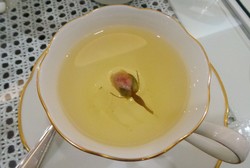 Mionette: Menikmati Harum Semerbak Teh White Peony dan JING Earl Grey