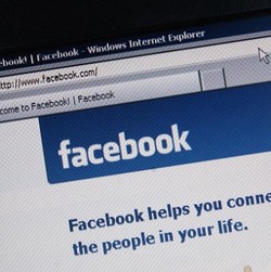 Ini Cara Bikin Video Cinta di Facebook ala Zuck