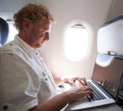 Pebisnis Ini Bayar Rp 14 Juta untuk Baca Email