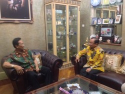 Di Sela-sela Rapimnas Golkar, Sultan HB X Temui Caketum Priyo Budi