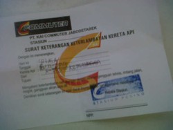 Kereta Gangguan di Pesing, Orang Kantoran Minta Surat Terlambat ke Loket