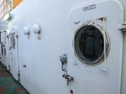 Seperti Apa Penjara di Dalam Kapal Laut?