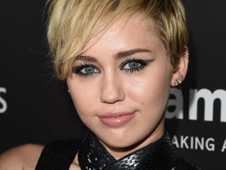 Punya Banyak Penggemar Anak-anak, Miley Cyrus Dikecam Sering Tampil Seksi