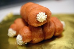 Food Hybrid Terbaru, Donolli Persilangan Donat dan Cannoli yang Lembut Manis