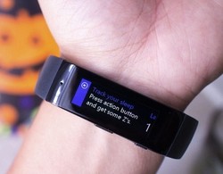 Cepat Ludes, Microsoft Ketagihan Jual Gelang Kesehatan