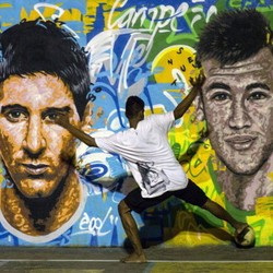 Neymar Diprediksi Bisa Melebihi Messi