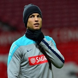 Cristiano Ronaldo Hampir Sempurna