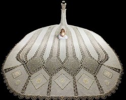 Cetak Rekor, Gaun Pengantin Seberat 181 Kg Dihiasi 995 Ribu Butir Kristal