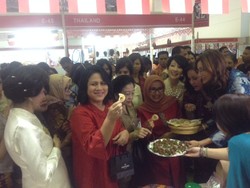 Ini Sambutan Perdana Iriana yang Nderedeg dan Penuh Tawa