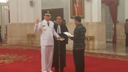 Adegan Lucu Saat Ahok Jalani Gladi Resik Pelantikan Gubernur DKI