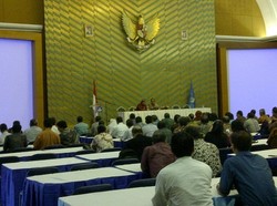 Di Depan Para Rektor PTN, Menteri Nasir Minta Maaf Telat dan AC Gedung Rusak