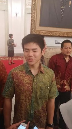 Pesan Anak Kepada Gubernur Ahok: Tetap Kerja Keras Papa!
