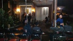 Keluarga dan Kerabat Berkumpul di Rumah Sri Wahyuningsih