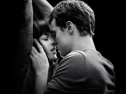 Desain Sampul Novel Fifty Shades of Grey Berubah Jadi Lebih Erotis