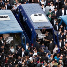 3 Rabbi Yahudi Tewas dalam Serangan di Yerusalem, Ribuan Warga Berkabung