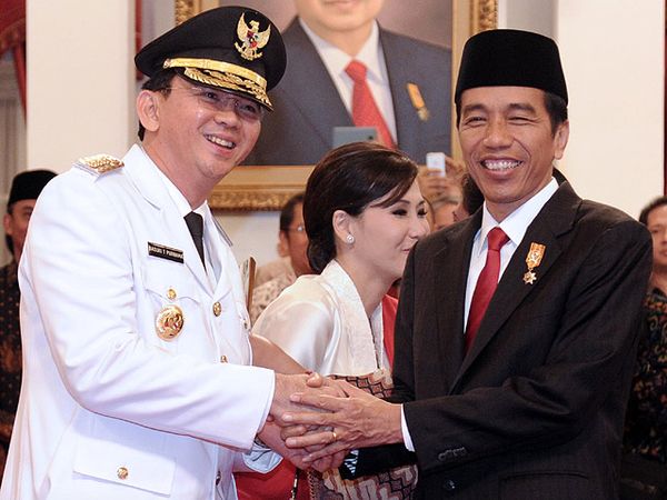 Jokowi Lantik Ahok Jadi Gubernur DKI
