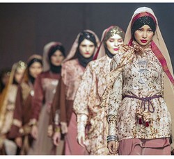 Foto: Para Model Mantan Penderita Kanker Ramaikan Islamic Fashion Festival