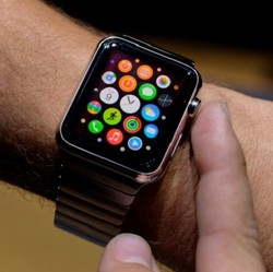 Apple Buka Jalan Bikin Aplikasi untuk Apple Watch