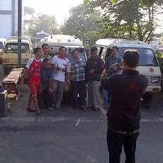 Sebagian Sopir Angkot Memilih Kejar Setoran Daripada Ikut Mogok