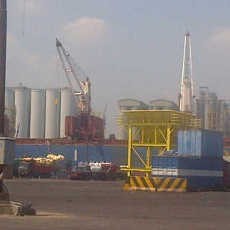 Organda Tanjung Perak Mogok, Truk Tak Berani Keluar Pelabuhan