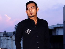 Kisah Rio Febrian Rekaman Album Baru di Dua Negara