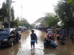 Bukit Duri Banjir, SMA 8 Diliburkan