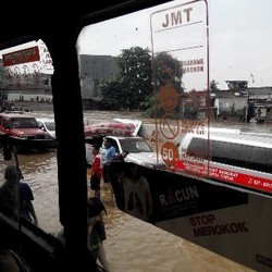Kisah Grace yang Terjebak Macet di Jatinegara, Kp Melayu-Matraman 2 Jam