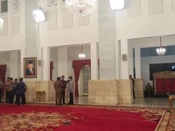 Sudah 1 Jam Ngaret, Belum Ada Tanda-tanda Prasetyo Dilantik