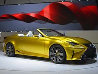 Lexus LF-C2, Si Atap Terbuka yang Cantik