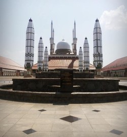 Kembaran Masjid Nabawi Ada di Semarang