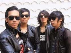 Band PILOTZ Kembali Lagi Lewat Single Memang Aku