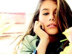 Cantiknya Putri Cindy Crawford Jadi Model Majalah