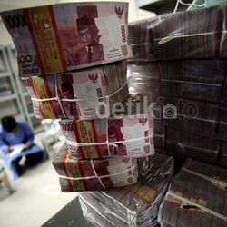 Dari Cukai Rokok dan Miras, RI Raup Rp 117 Triliun