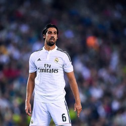 Khedira Dikabarkan Telah Teken Pra Kontrak dengan Bayern