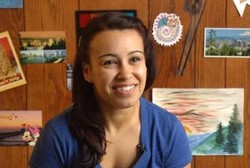 Sedang Galau dan Butuh Teman? Wanita Ini Buka Toko Jasa Peluk Profesional