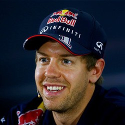 Gantikan Alonso di Ferrari, Vettel Dikontrak Tiga Tahun