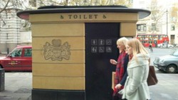 Apakah Daya Tarik Toilet Umum di London?