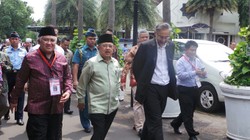 JK Jamu Din dan Delegasi World Peace Forum dI Istana Wapres