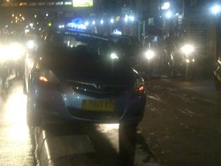 Taksi Nyangkut di Separator, Lalin Jl Margonda Raya Macet