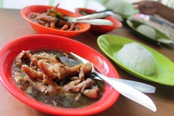 Gurihnya Ceker Lapindho