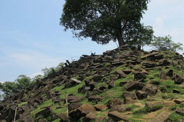 Potret Kecantikan Gunung Padang yang Misterius